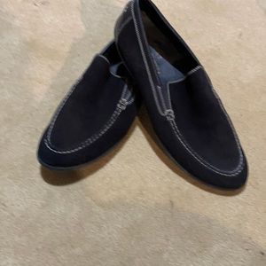 Donald Pliner Sued loafers